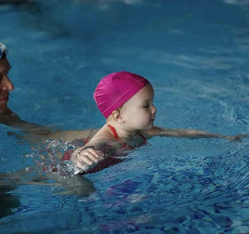 Beneficios de las Clases de Natación para Niños de 2 a 3 Años
